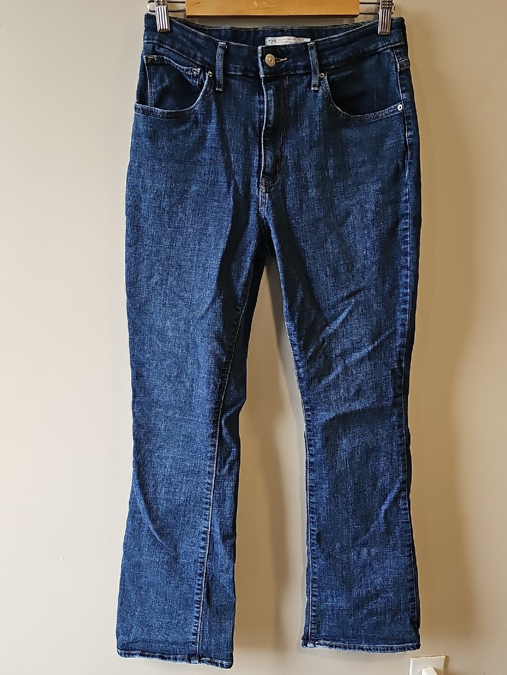 Levi's 725 30x32 High Rise Dark Blue Boot Cut Jeans